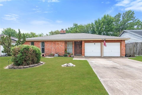 Homes For Sale - 11515 Ensbrook Drive<br/> Houston, TX 77099