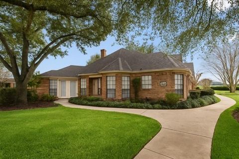 Photo of 4747 Lake Village Drive, Fulshear, TX 77441 (MLS # 73561527)