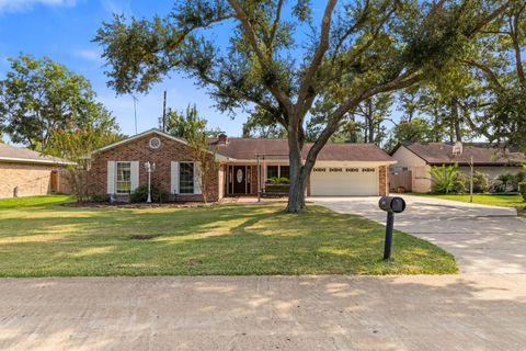 Photo of 10010 Pinehurst Street, Baytown, TX 77521 (MLS # 89241837) Photo of 10010 Pinehurst Street, Baytown, TX 77521 (MLS # 89241837)