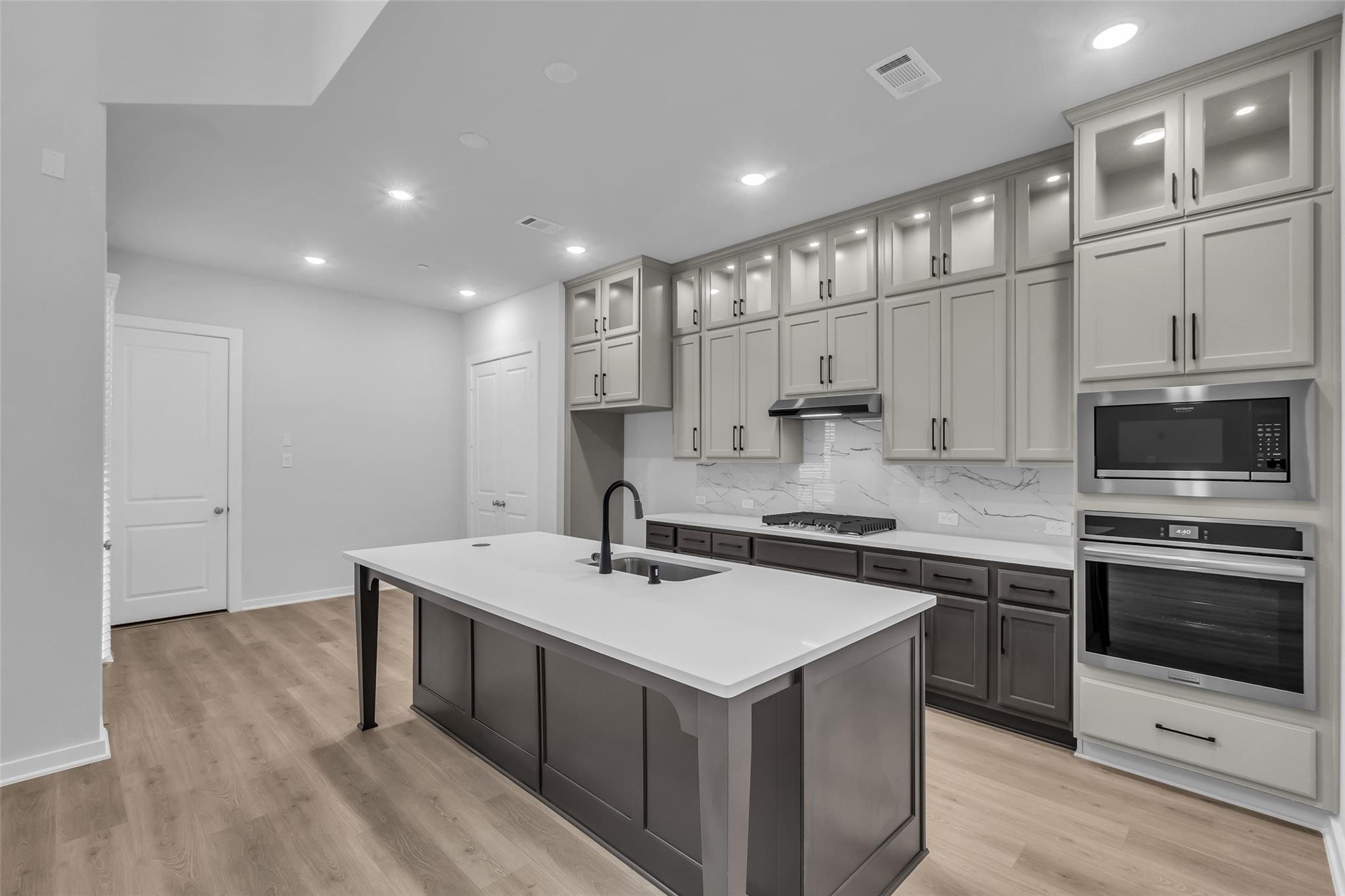 527 Cypress Valley Avenue