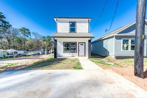 Photo of 16986 W Hammon, Montgomery, TX 77316 (MLS # 37372701)