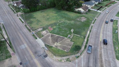 Photo of 7003 Woodridge Drive, Houston, TX 77087 (MLS # 46117445)