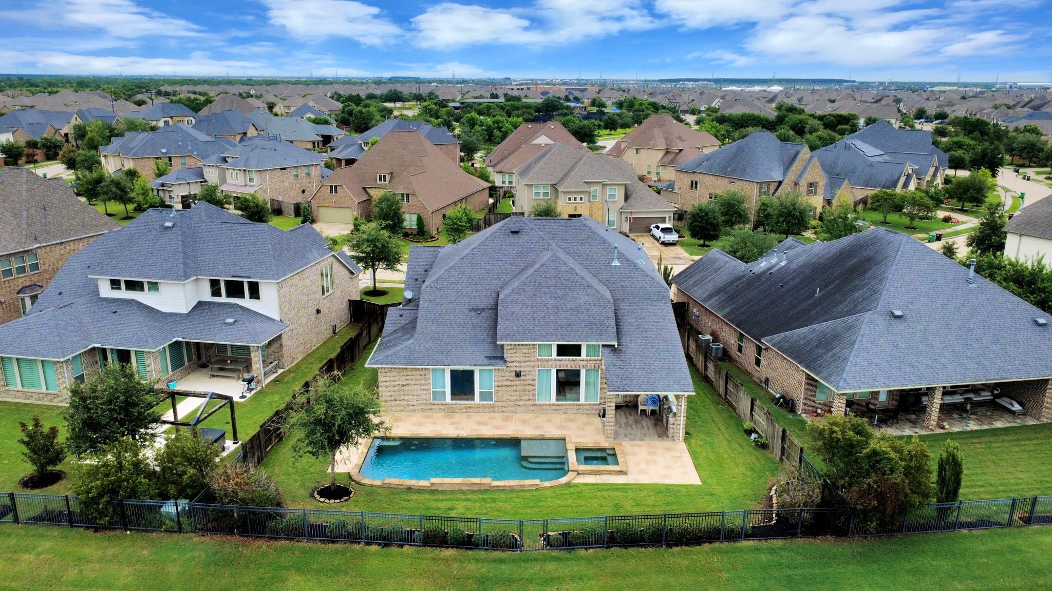 6535 Woodleaf Lake Loop