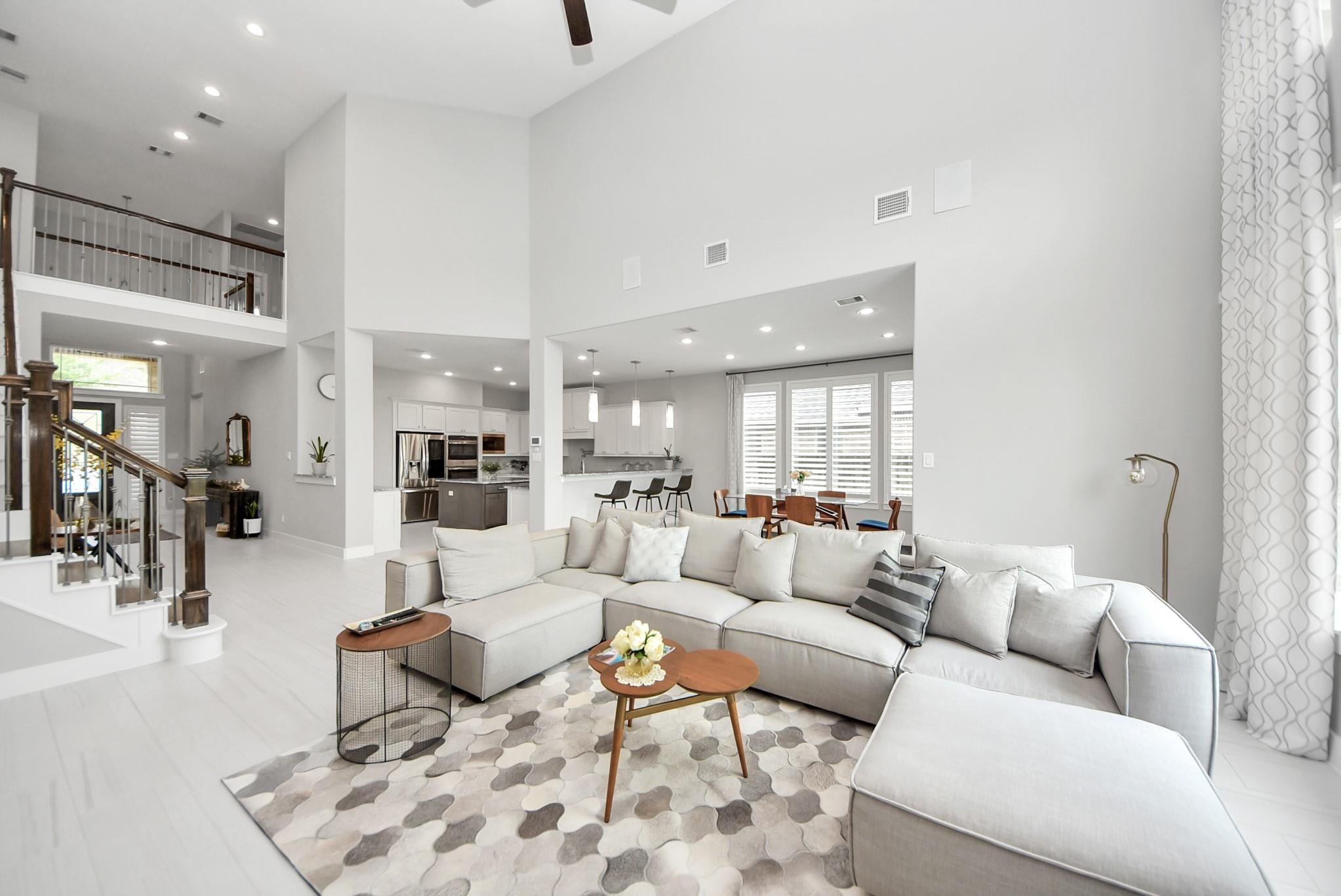 6535 Woodleaf Lake Loop