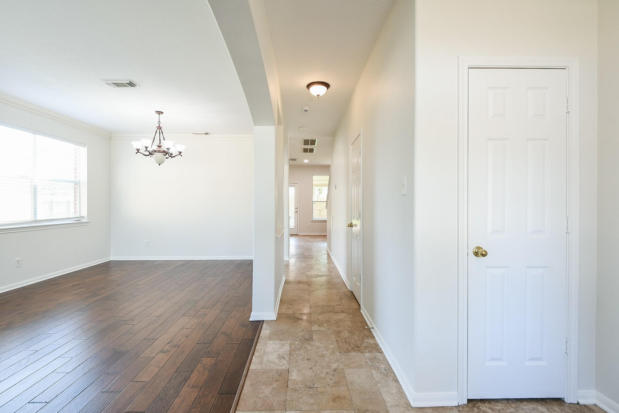 2411 Easterleaf Court