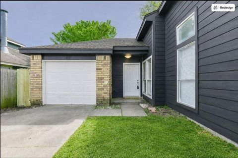 Photo of 6325 Southwood Court N, Houston, TX 77035 (MLS # 8668170)