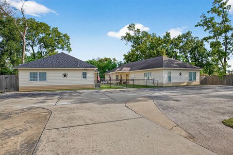 104 Longstreet 1-4 Road Willis TX 77378