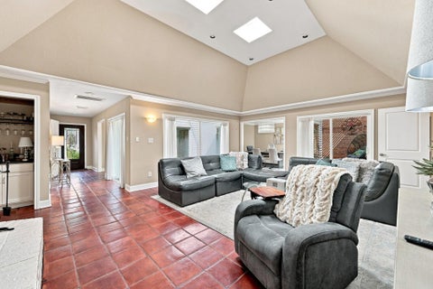 Photo of 419 E Fair Harbor Lane, Houston, TX 77079 (MLS # 45721764)