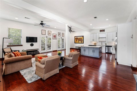 Photo of 415 W 8th Street, Houston, TX 77007 (MLS # 55996520)