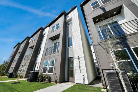 Photo of 4802 Elysian Street #D, Houston, TX 77009 (MLS # 43036337)