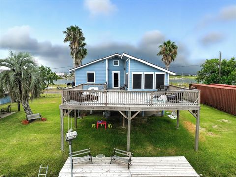 Homes For Sale - 7215 Beau Rue Street<br/> Hitchcock, TX 77563