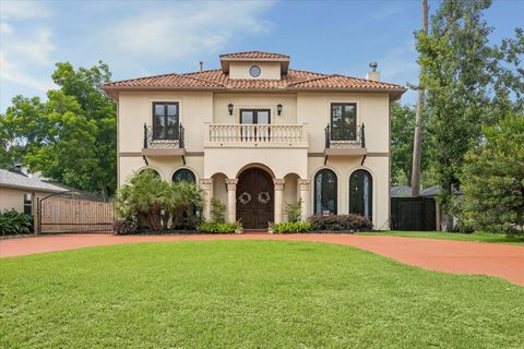 Photo of 8448 Westview Drive, Houston, TX 77055 (MLS # 41094073)