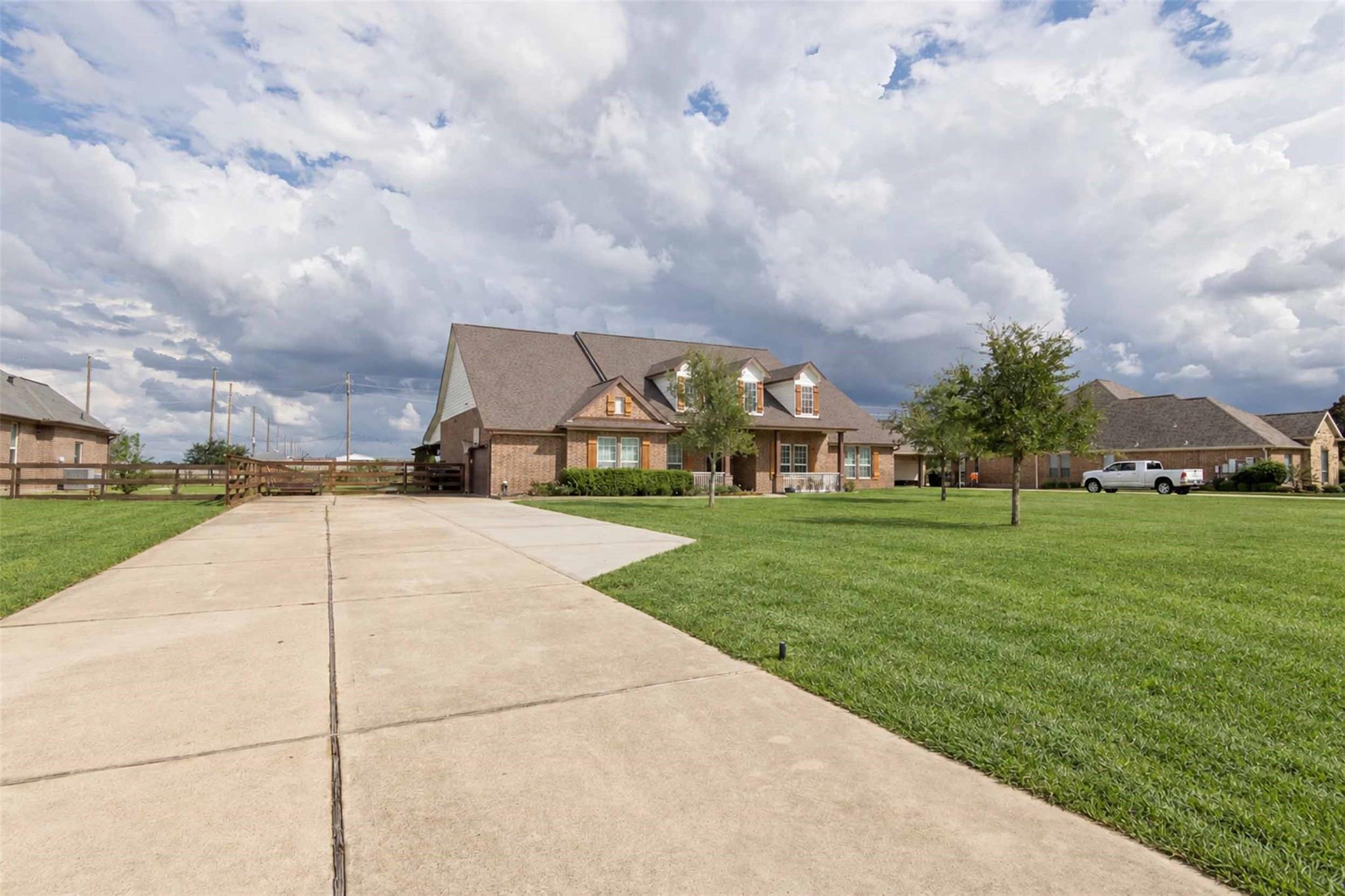 4630 Shadow Grass Dr