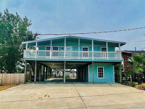 Photo of 13 Tindel Street, Clear Lake Shores, TX 77565 (MLS # 45585345)