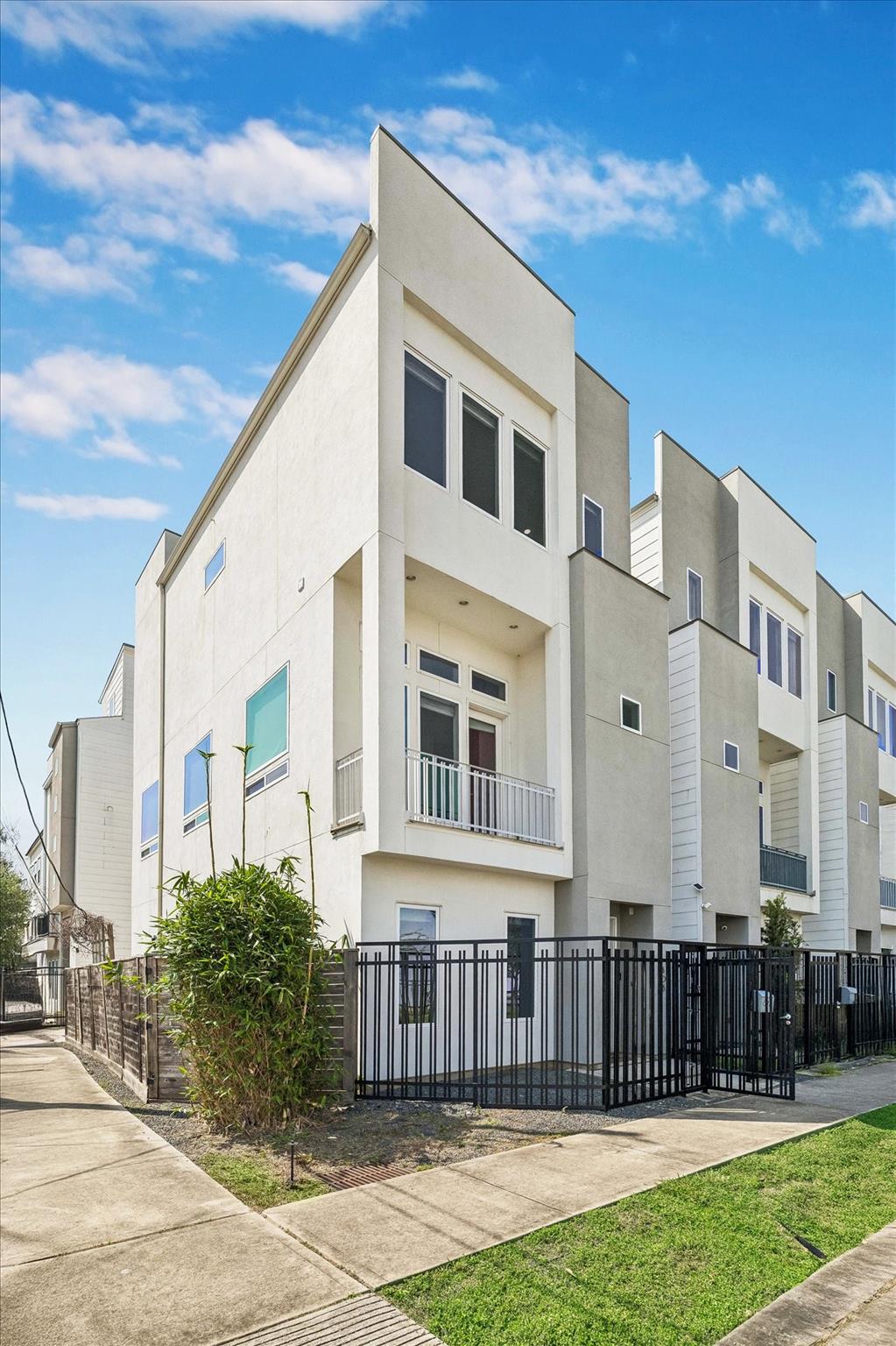 408 Ennis Street