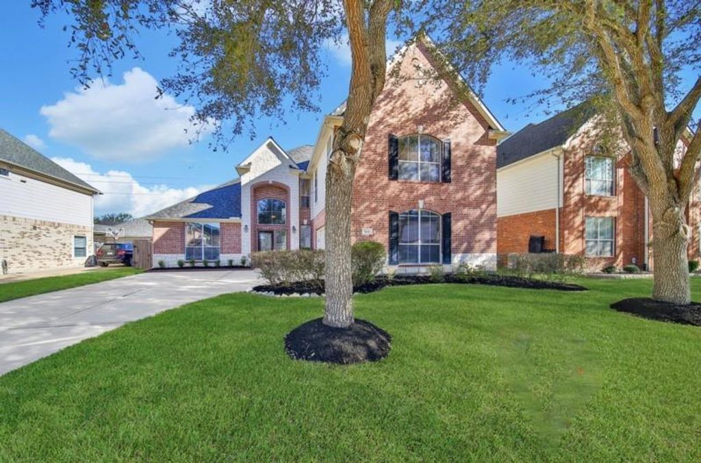 Photo of 3615 Emerald Bay Lane, Sugar Land, TX 77498 (MLS # 69090924)