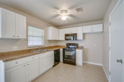 2410 21st Avenue N Texas City TX 77590