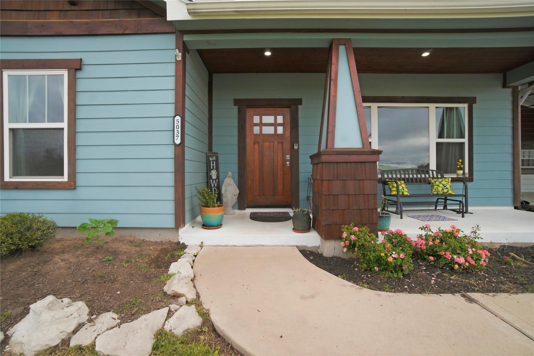 5037 Horseshoe Drive