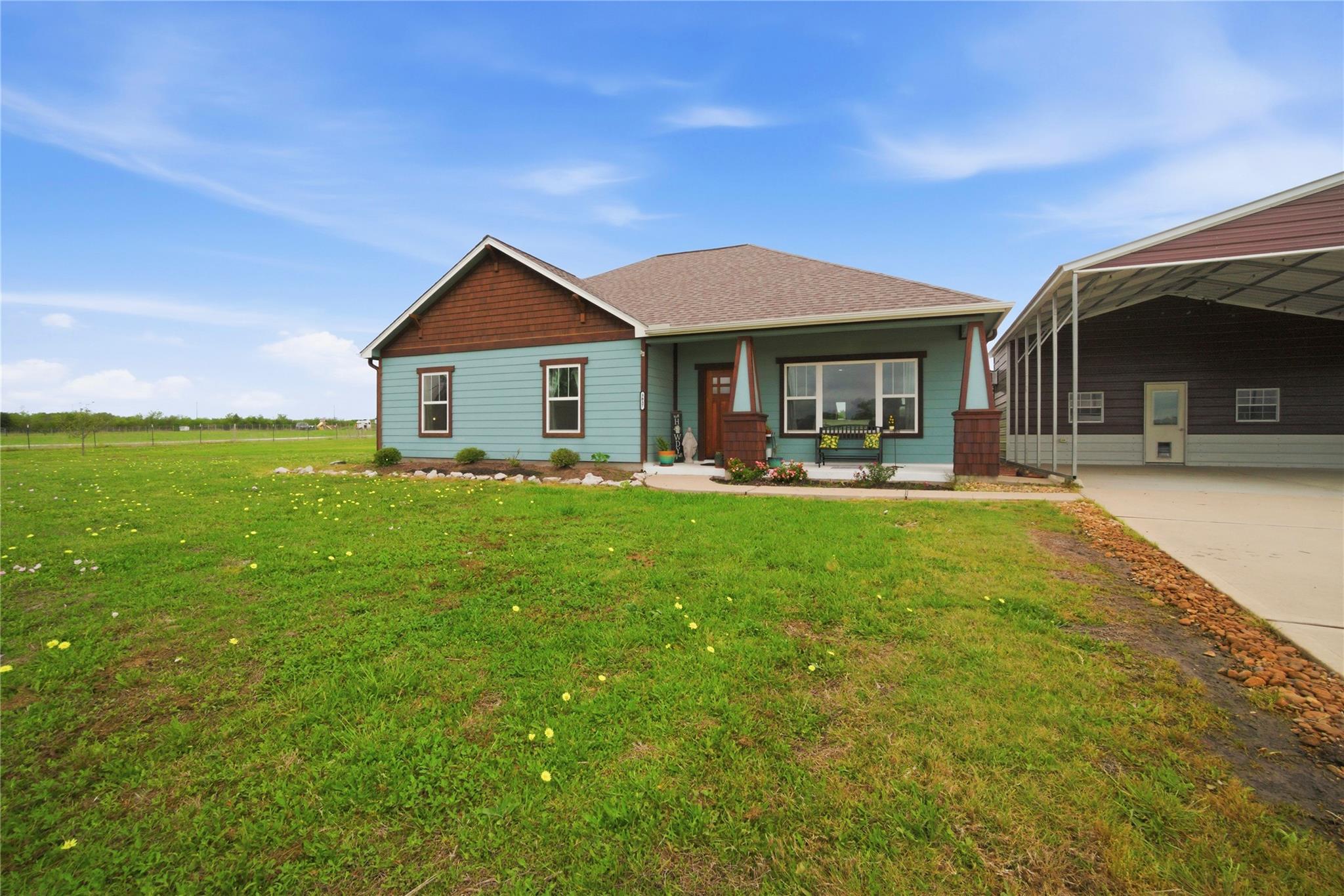 5037 Horseshoe Drive