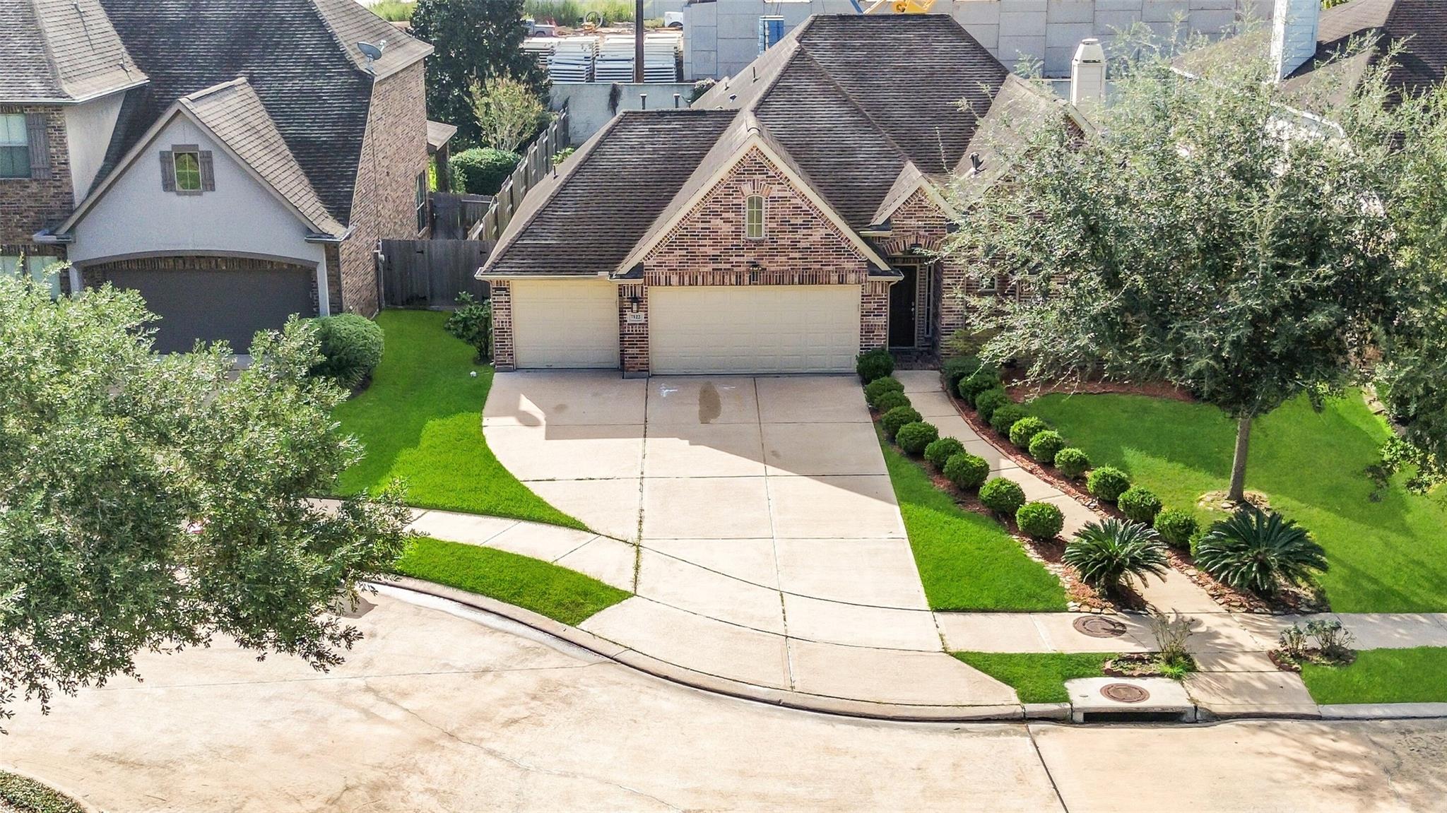 7122 Fall Creek Lane