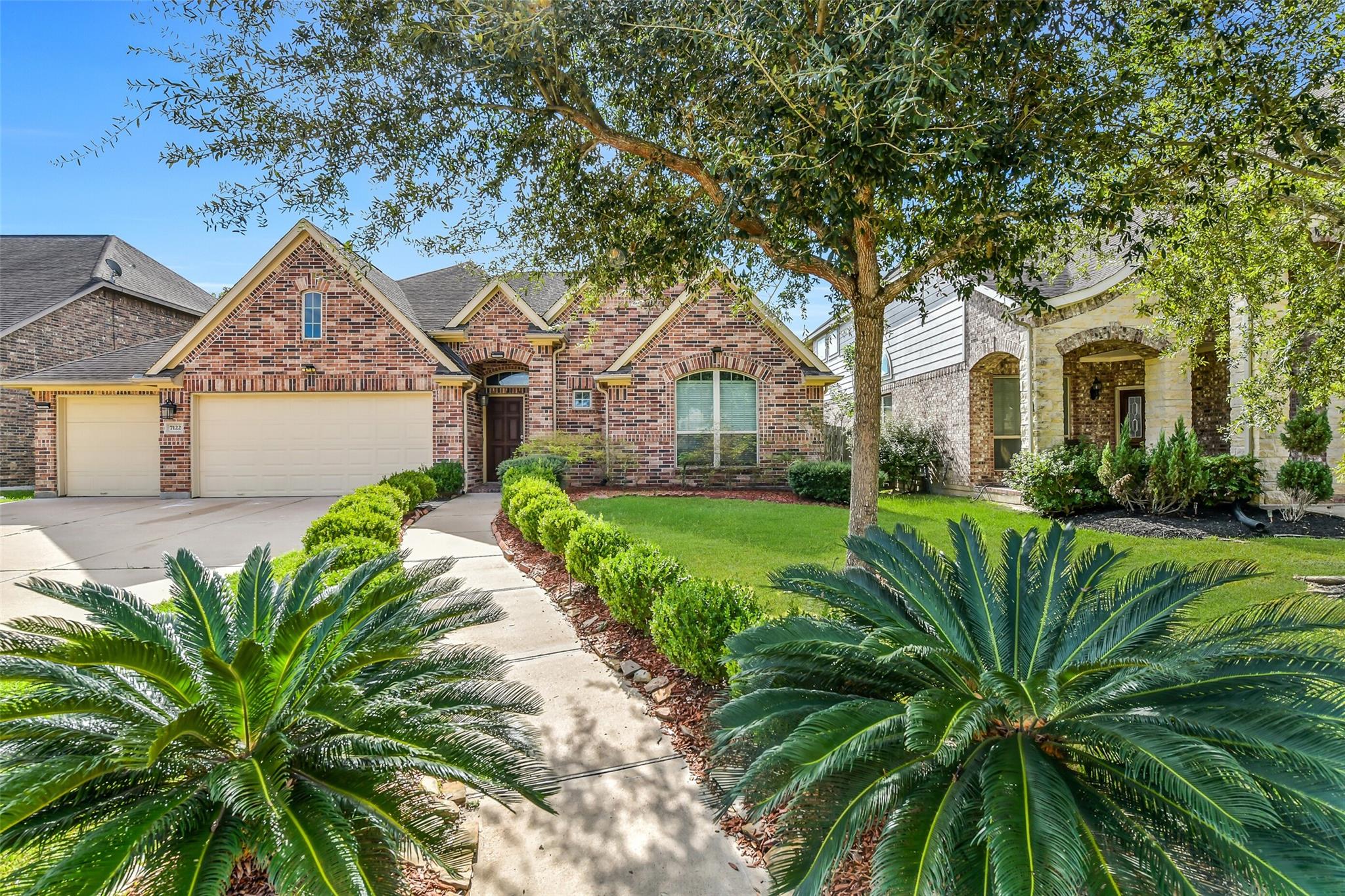 7122 Fall Creek Lane