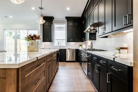 Tiny photo for 2011 Hopkins Street, Houston, TX 77006 (MLS # 12760167)