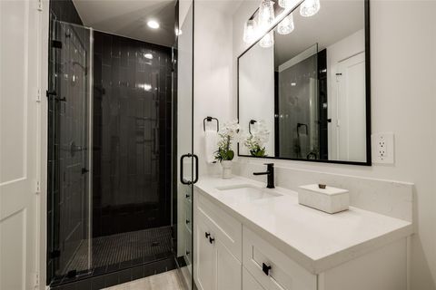 Tiny photo for 2011 Hopkins Street, Houston, TX 77006 (MLS # 12760167)