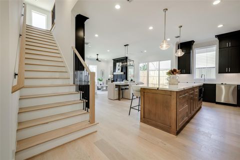 Tiny photo for 2011 Hopkins Street, Houston, TX 77006 (MLS # 12760167)