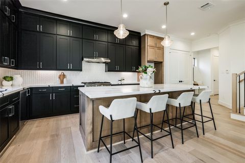 Tiny photo for 2011 Hopkins Street, Houston, TX 77006 (MLS # 12760167)