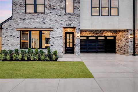 Tiny photo for 2011 Hopkins Street, Houston, TX 77006 (MLS # 12760167)