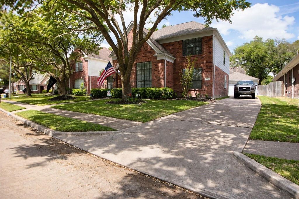 Photo of 19026 Canyon River Lane, Houston, TX 77084 (MLS # 96522722)