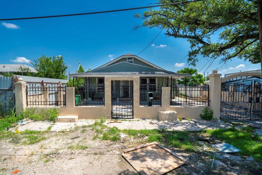 Photo of 6507 Texas Street, Houston, TX 77011 (MLS # 12394537)