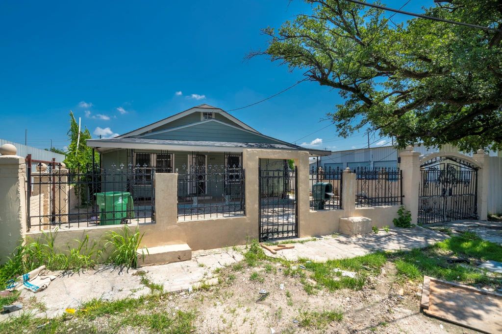 Photo of 6507 Texas Street, Houston, TX 77011 (MLS # 12394537)