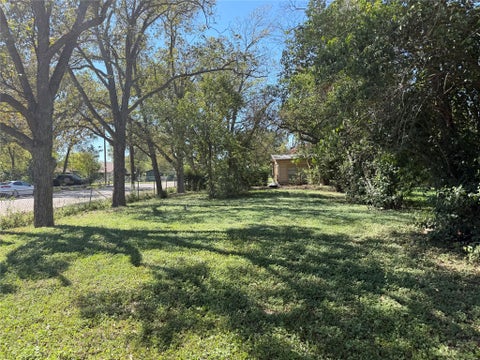 Photo of 2110 16th Street, Hondo, TX 78861 (MLS # 83601952)