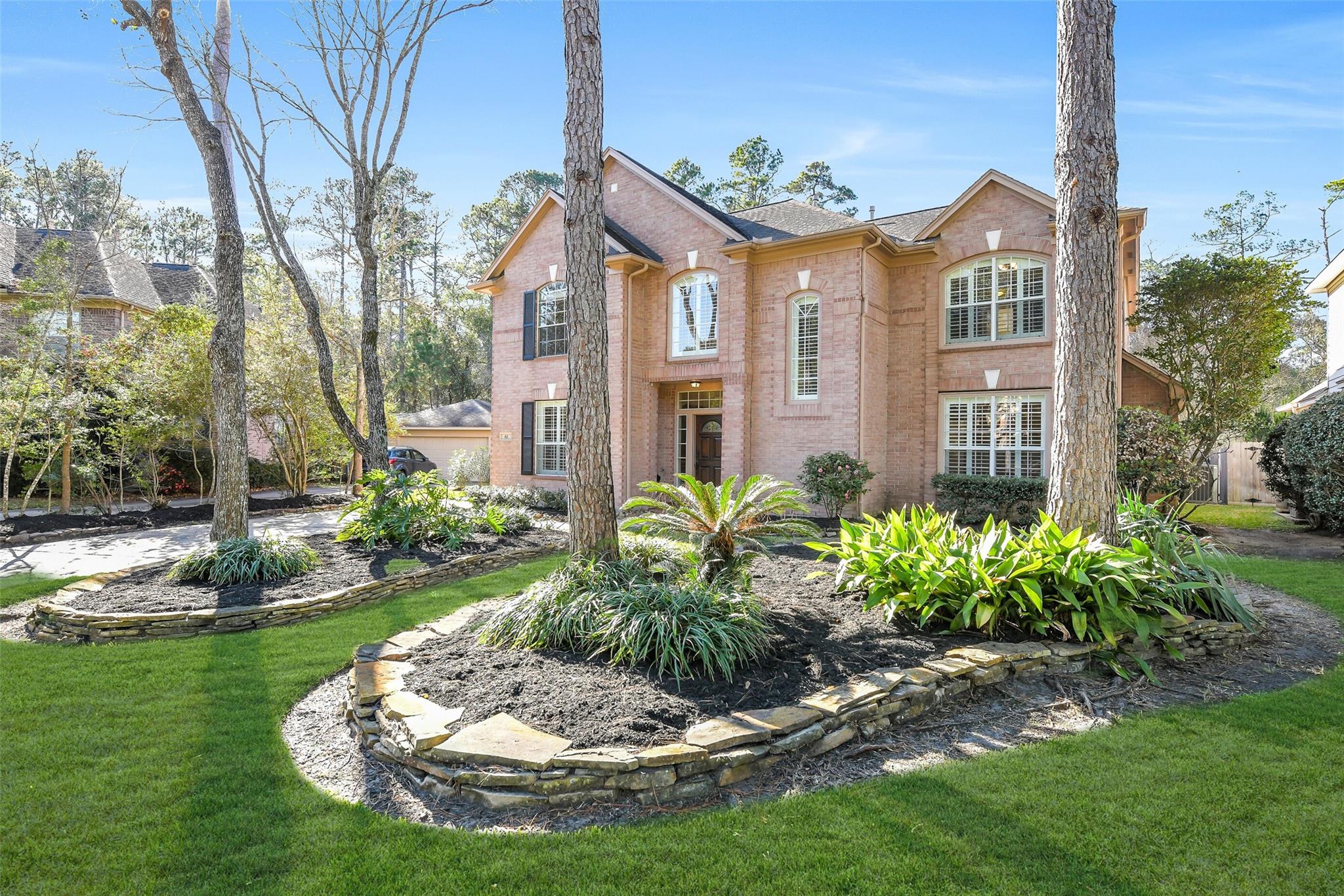 62 N Goldenvine Circle