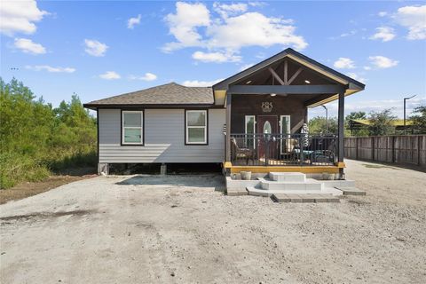 Photo of 2215 County Road 3545, Cleveland, TX 77327 (MLS # 43388610)