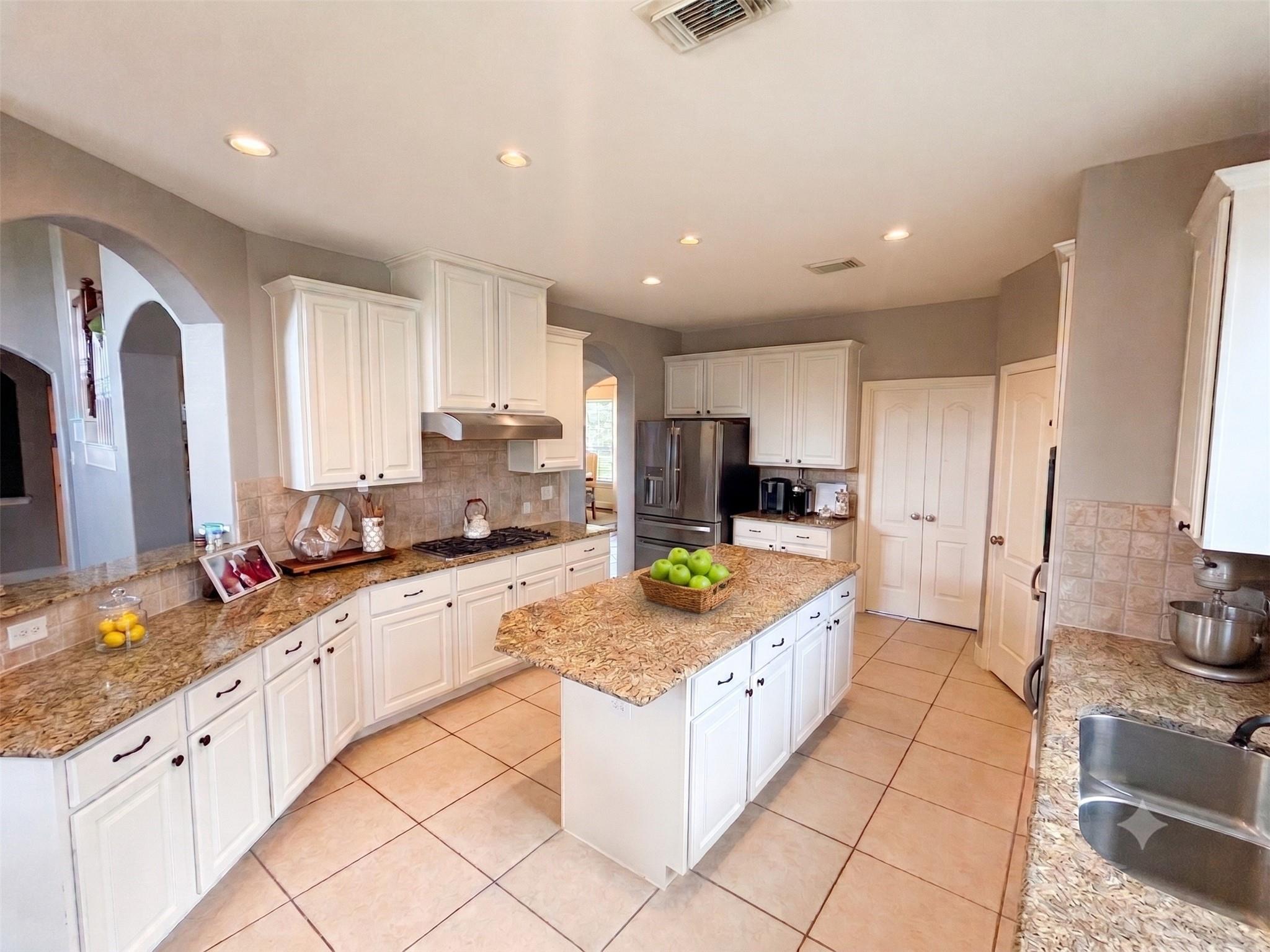 8911 Helena Bend