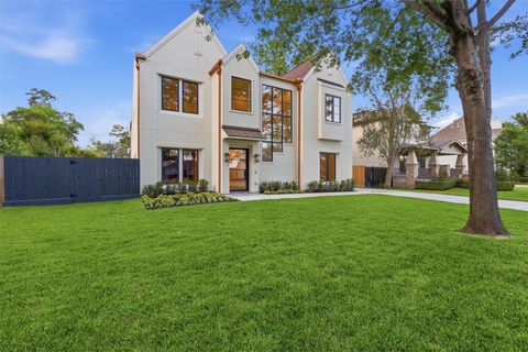 Photo of 316 W 30th Street, Houston, TX 77018 (MLS # 90206682)