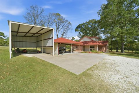 Photo of 80 Pams Run Lane, Shepherd, TX 77371 (MLS # 85942488)