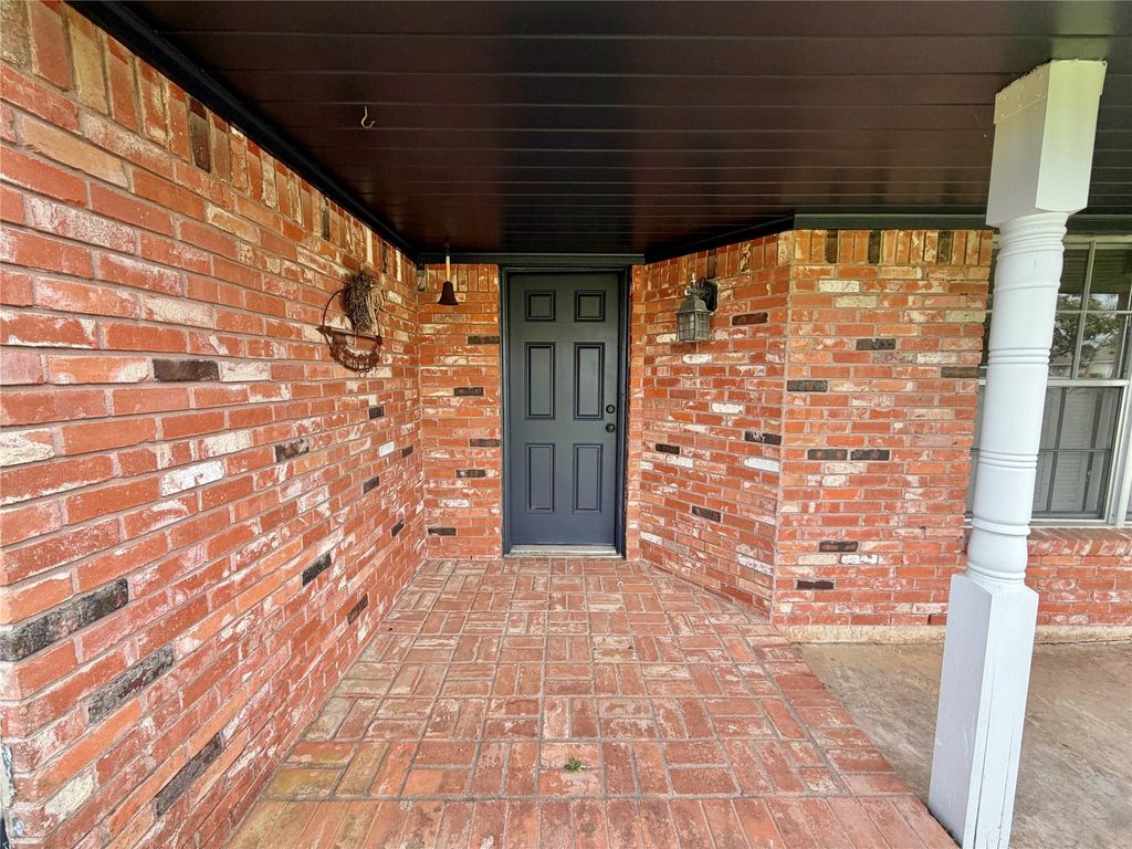 Photo of 311 Southern Oaks Drive, Lake Jackson, TX 77566 (MLS # 54485489)