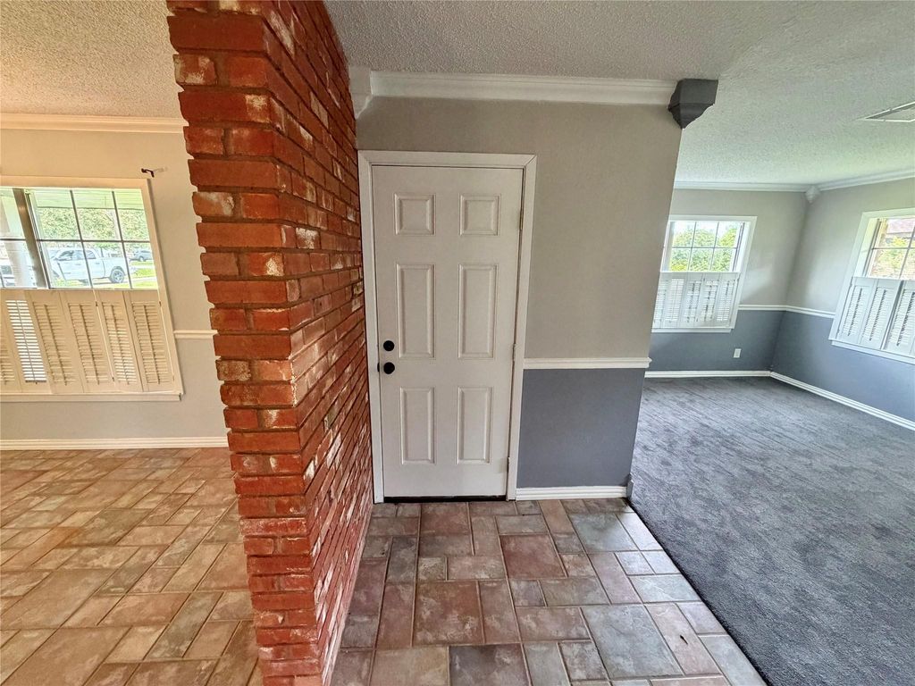 Photo of 311 Southern Oaks Drive, Lake Jackson, TX 77566 (MLS # 54485489)