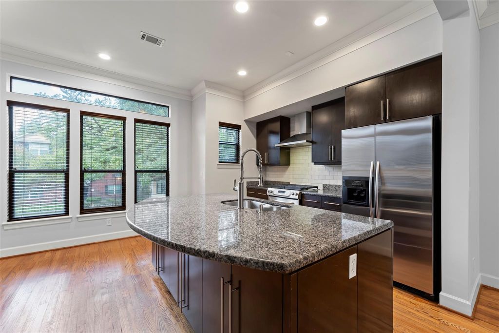 Photo of 1006 Yale Street, Houston, TX 77008 (MLS # 44726357)