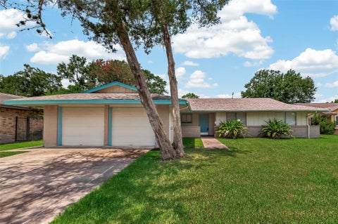 Multifamily For Rent - 1715 Ramada Drive<br/> Harris County, Houston, TX 77062