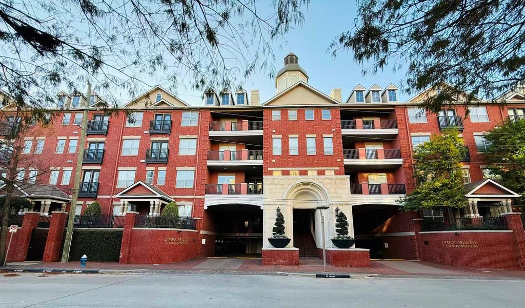 Photo of 2400 Mccue Road #325, Houston, TX 77056 (MLS # 43704548)