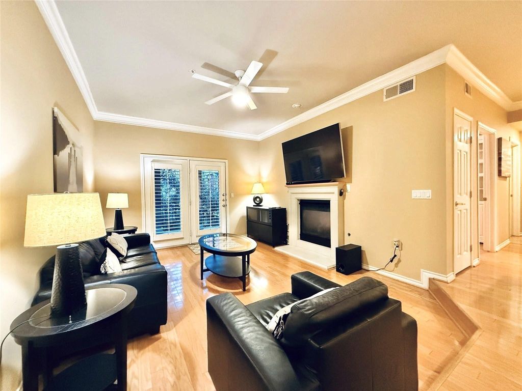 Photo of 2400 Mccue Road #325, Houston, TX 77056 (MLS # 43704548)