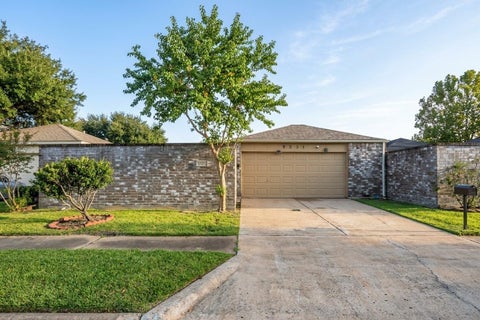 Photo of 9231 Homeland Drive, Houston, TX 77083 (MLS # 20043838)