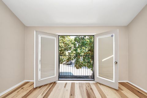 Tiny photo for 3540 Yupon Street, Houston, TX 77006 (MLS # 95124727)