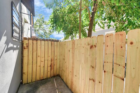 Tiny photo for 3540 Yupon Street, Houston, TX 77006 (MLS # 95124727)