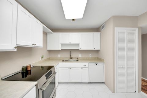 Tiny photo for 3540 Yupon Street, Houston, TX 77006 (MLS # 95124727)