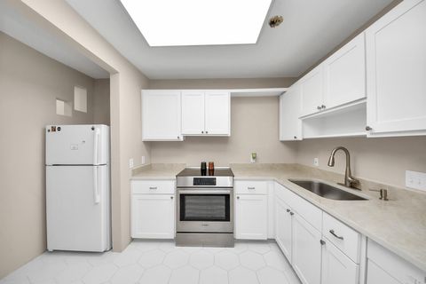 Tiny photo for 3540 Yupon Street, Houston, TX 77006 (MLS # 95124727)